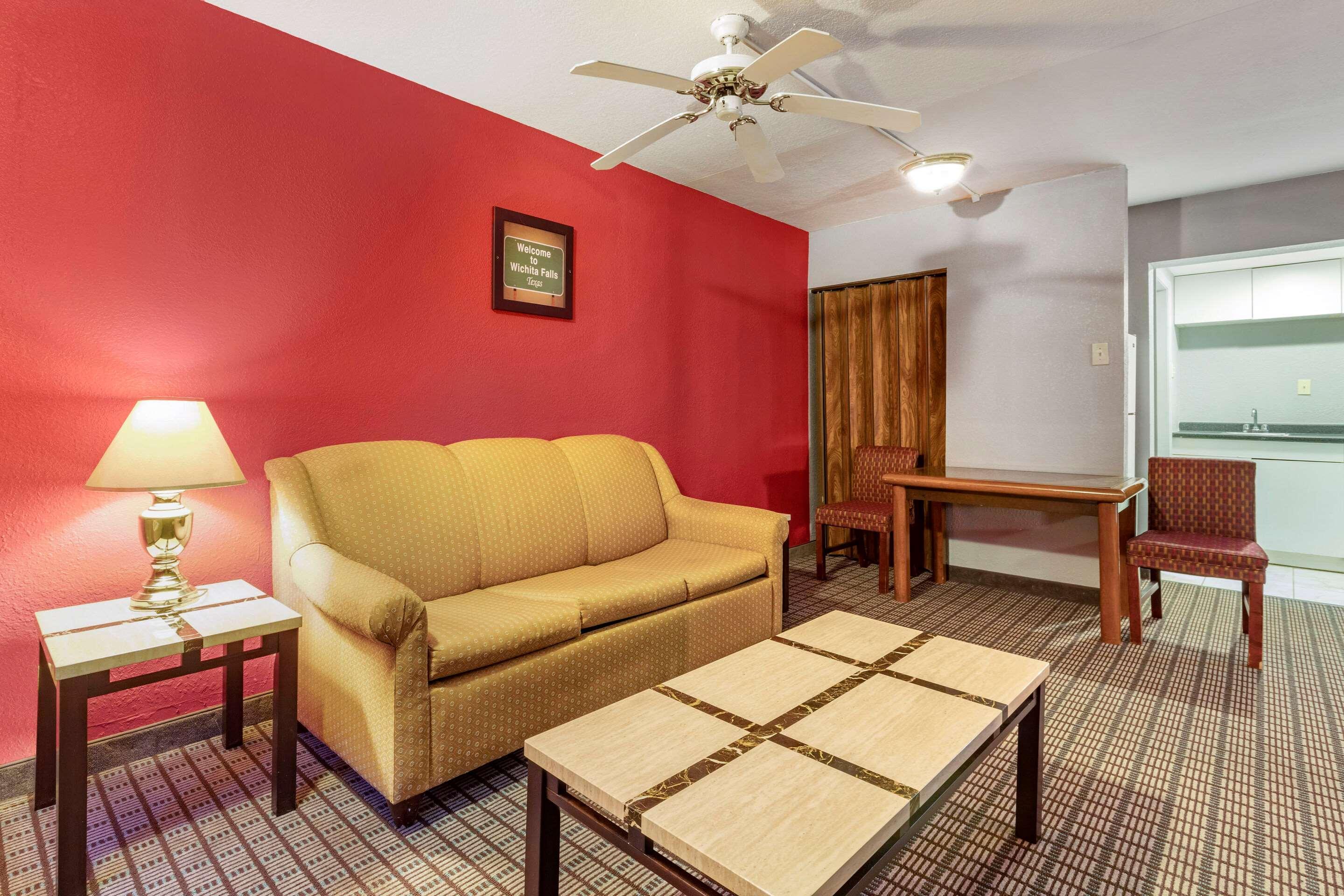 Econo Lodge Wichita Falls Downtown Eksteriør bilde