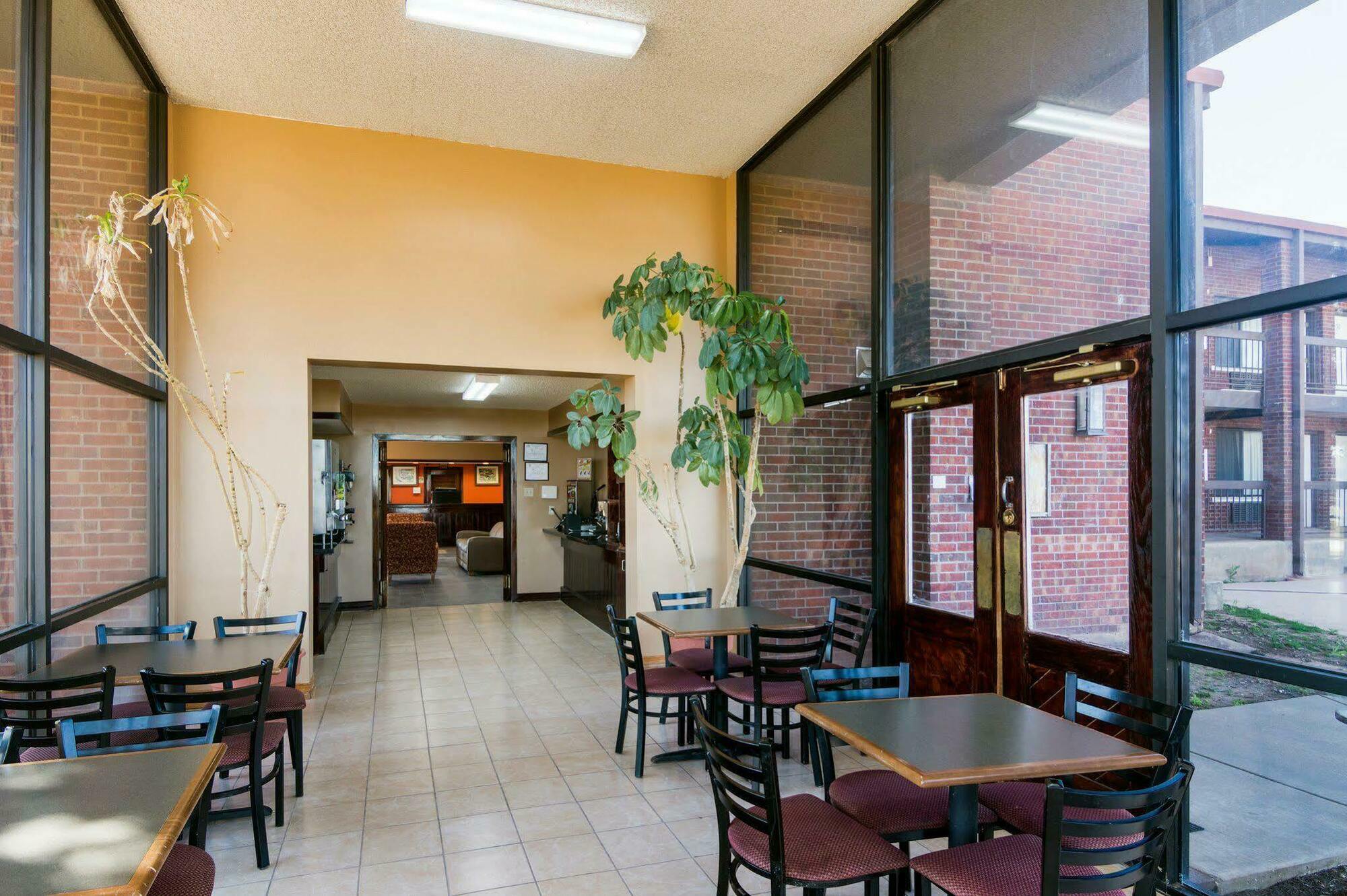 Econo Lodge Wichita Falls Downtown Eksteriør bilde